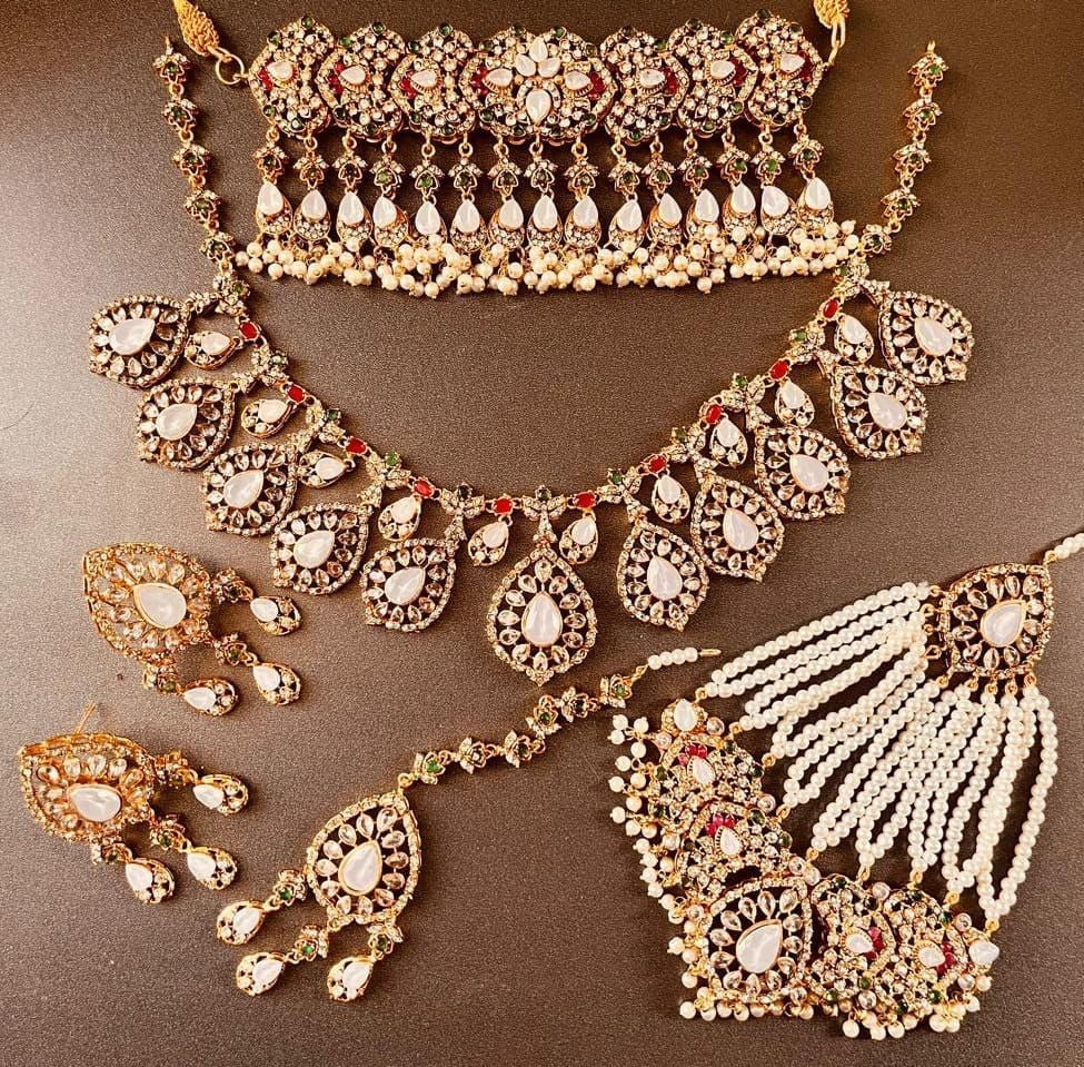 Avine Set