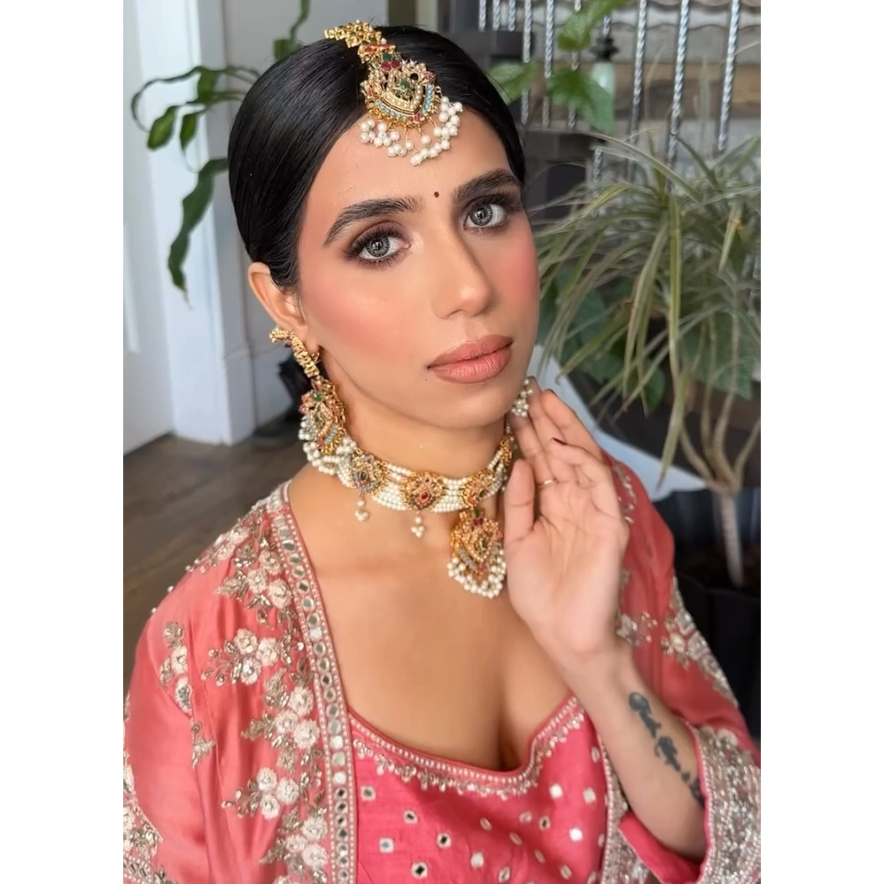 Laela Choker Look
