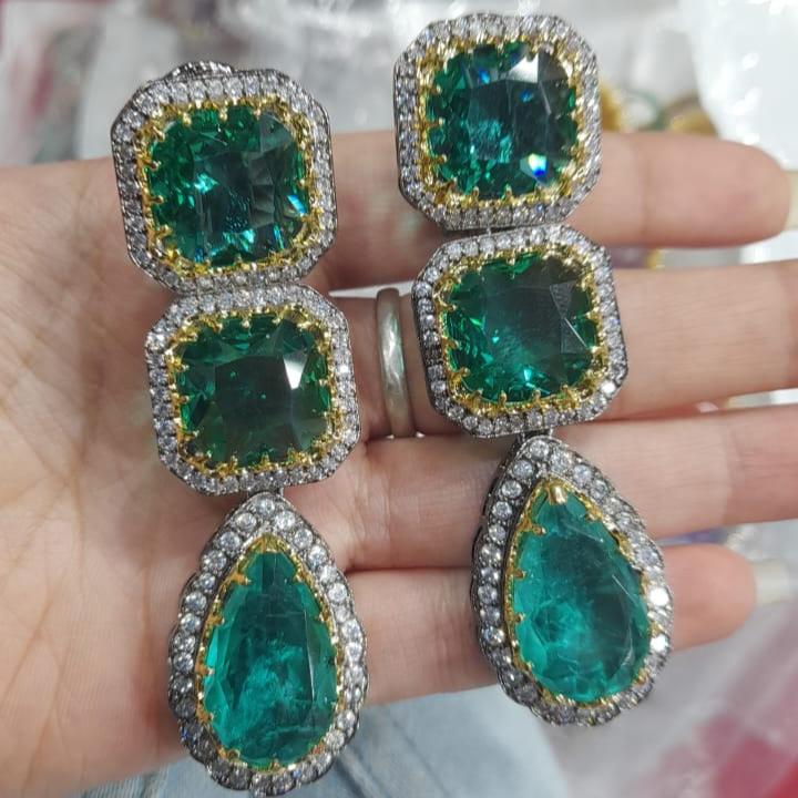 Lara Earrings
