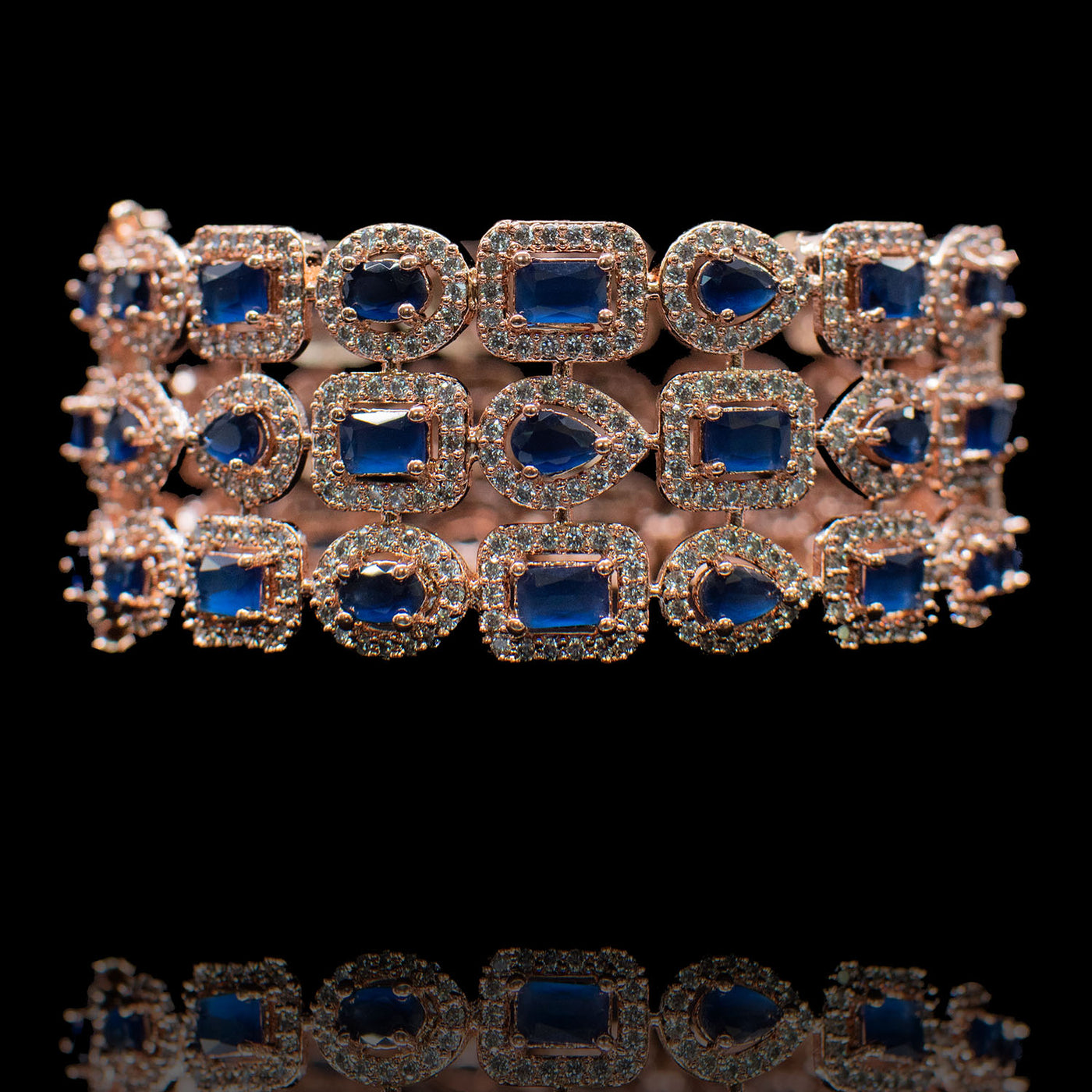 Alila Bangle - Available in 2 Colors