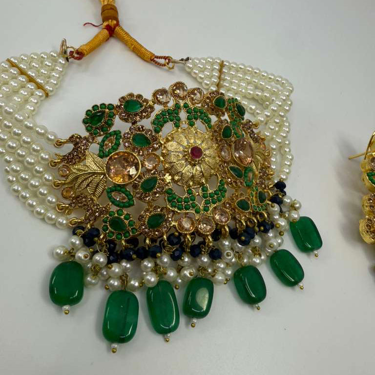 Valini Set With Green Beads