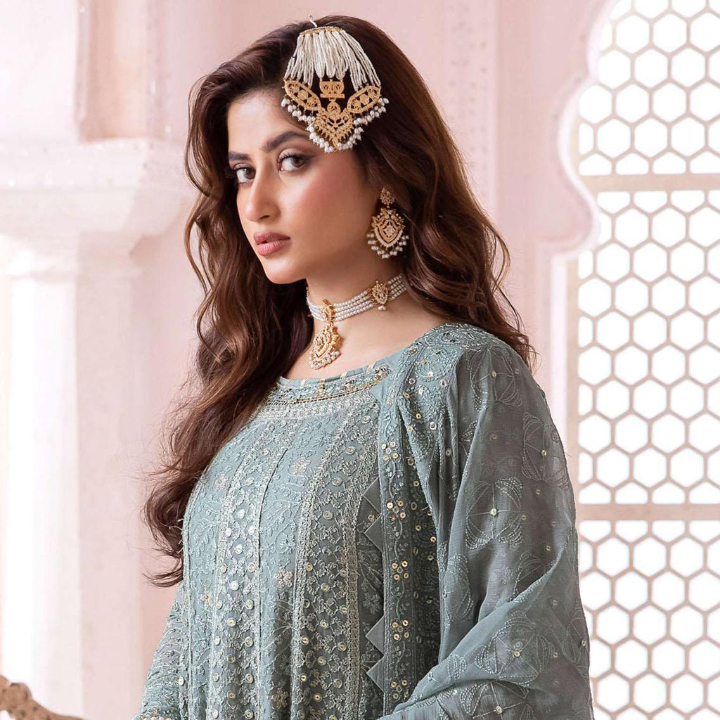 Sajal Ali Look – á La Couture