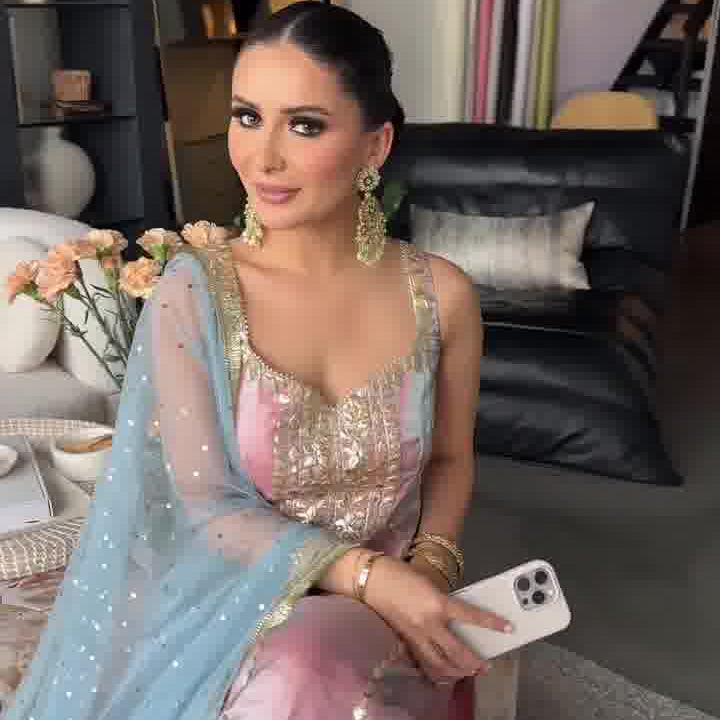 Urwah Look