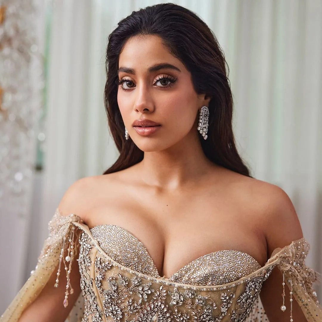 Janhvi Kapoor Look