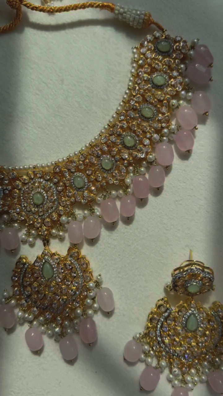 Esha Necklace Set