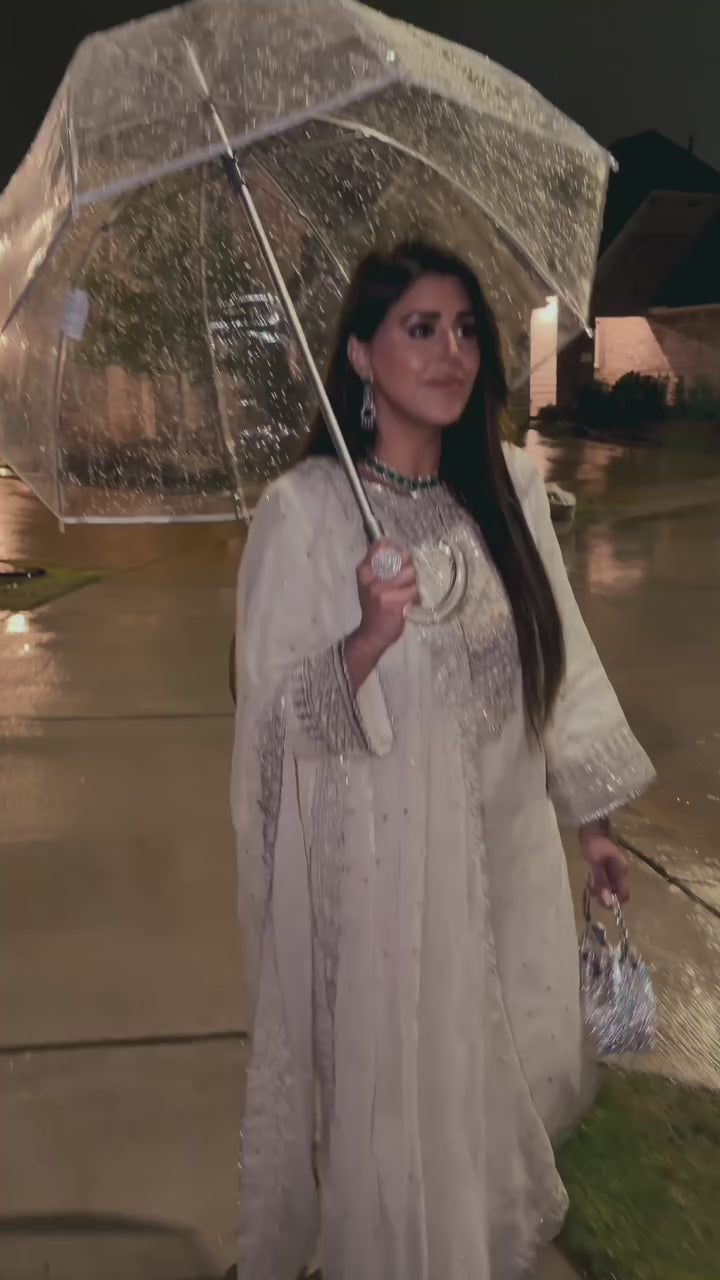Nayomi Look
