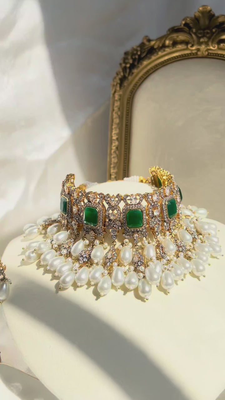 Yashfa Set Emerald With Teekah