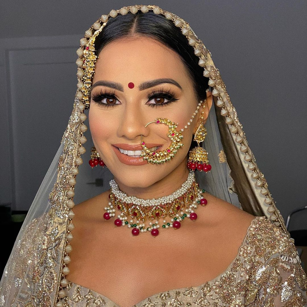 Mithya Look